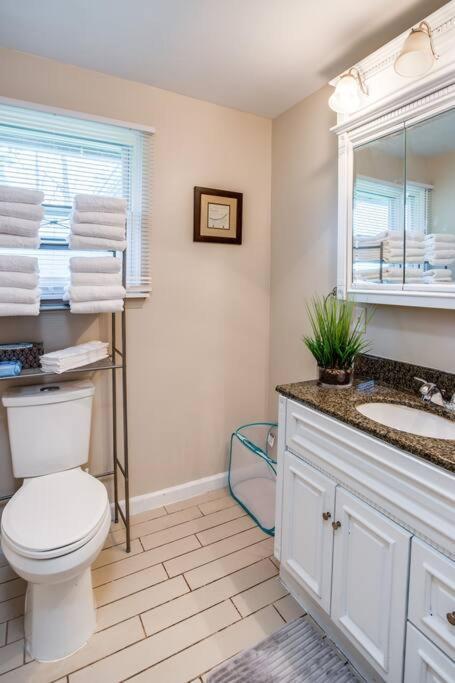 {Quiet Suburban Ranch Hot Tub} Mins Arpt/Rit/Dwnt Apartment Rochester Ngoại thất bức ảnh